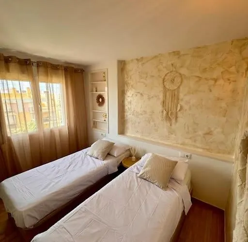 360 Sea View Beachfront 2 Bedrooms *