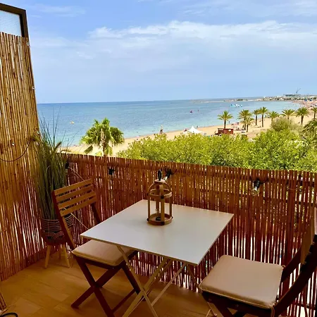 360 Sea View Beachfront 2 Bedrooms Apartment *