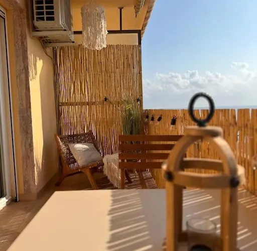 Apartmán 360 Sea View Beachfront 2 Bedrooms *