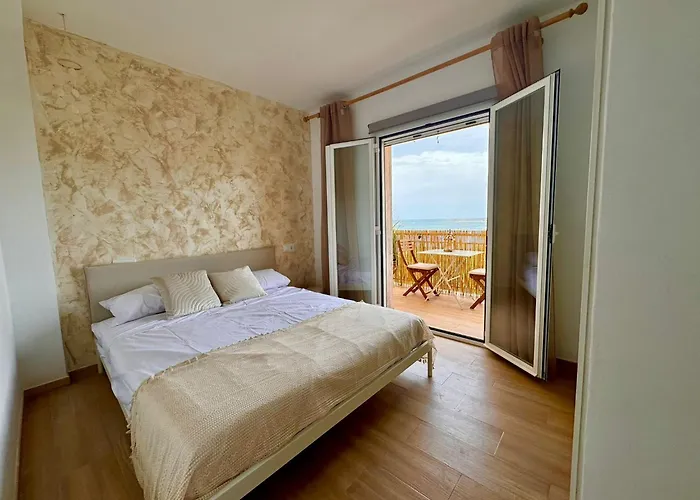 360 Sea View Beachfront 2 Bedrooms