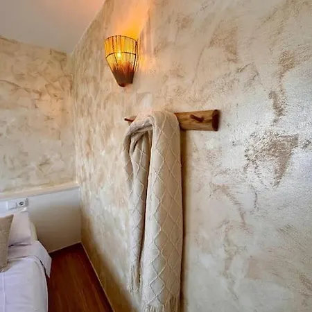 360 Sea View Beachfront 2 Bedrooms *