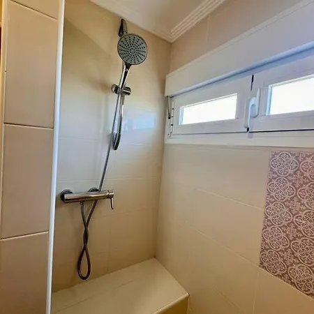 360 Sea View Beachfront 2 Bedrooms شقة دينايا