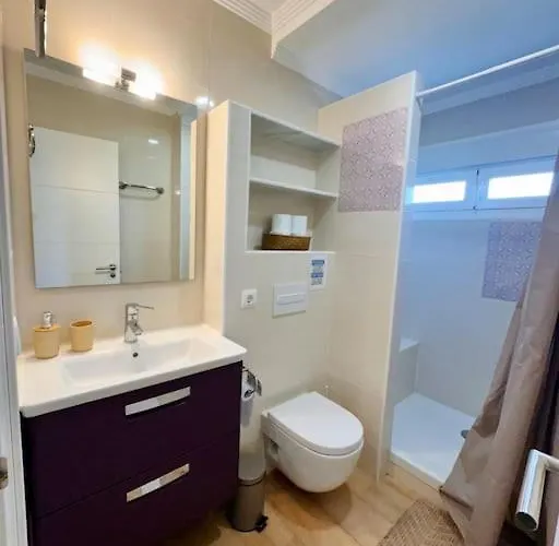 דירה 360 Sea View Beachfront 2 Bedrooms *