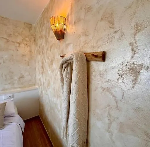 360 Sea View Beachfront 2 Bedrooms *